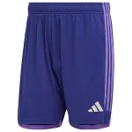 מִכְנָסַיִים קְצָרִים