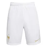 מִכְנָסַיִים קְצָרִים