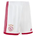 מִכְנָסַיִים קְצָרִים