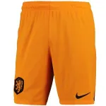 מִכְנָסַיִים קְצָרִים