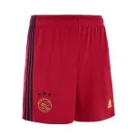 מִכְנָסַיִים קְצָרִים