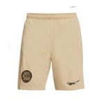 מִכְנָסַיִים קְצָרִים