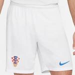 מִכְנָסַיִים קְצָרִים