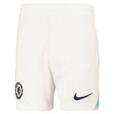 מִכְנָסַיִים קְצָרִים