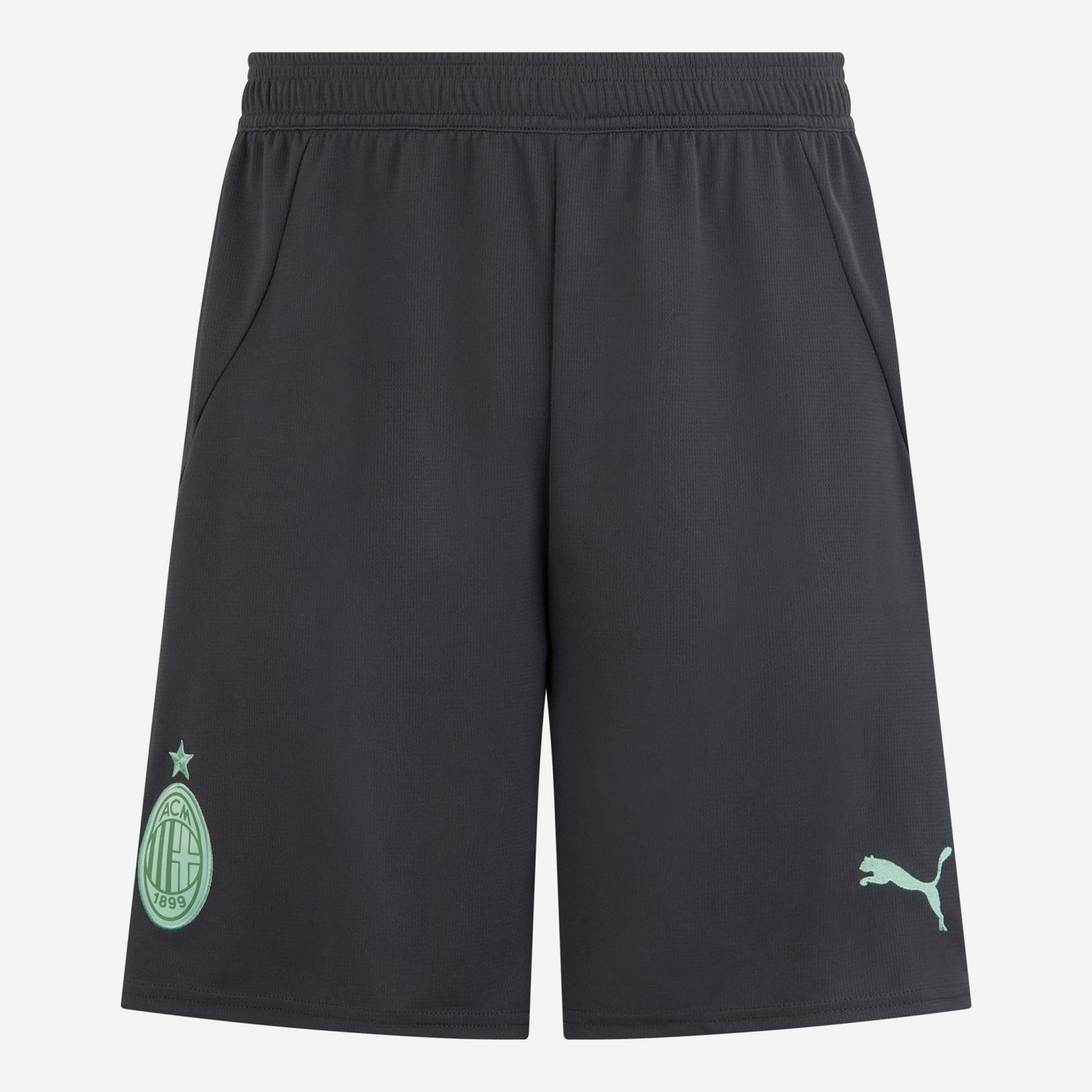 מִכְנָסַיִים קְצָרִים