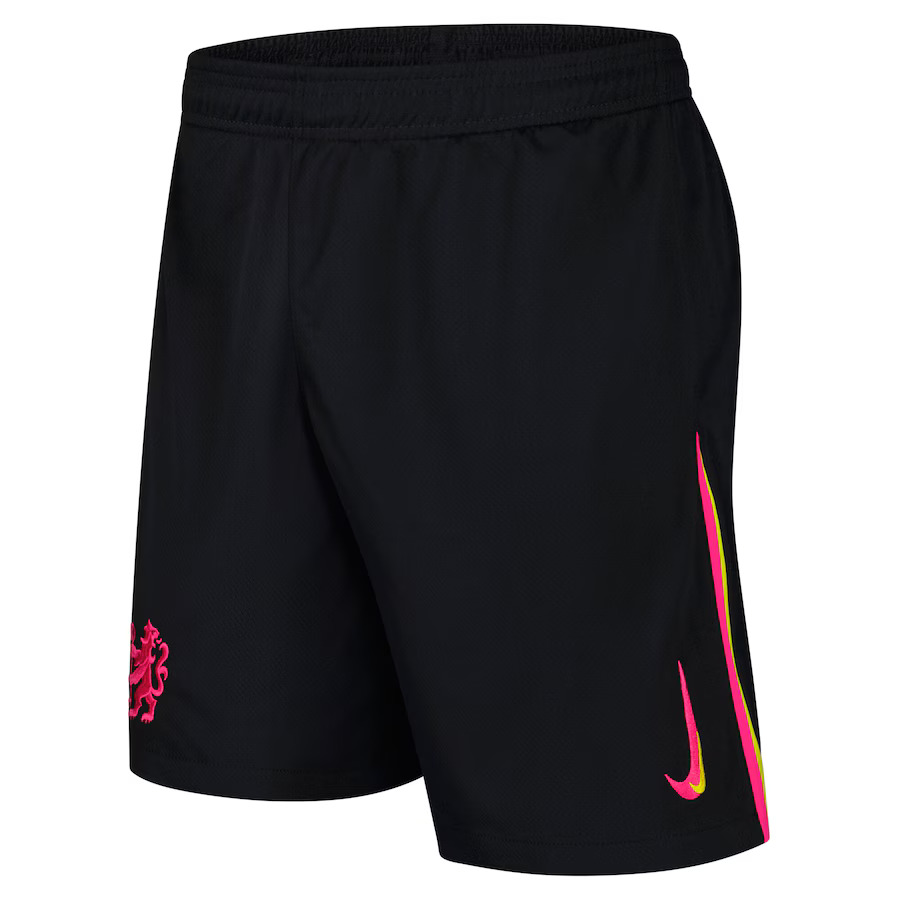 מִכְנָסַיִים קְצָרִים